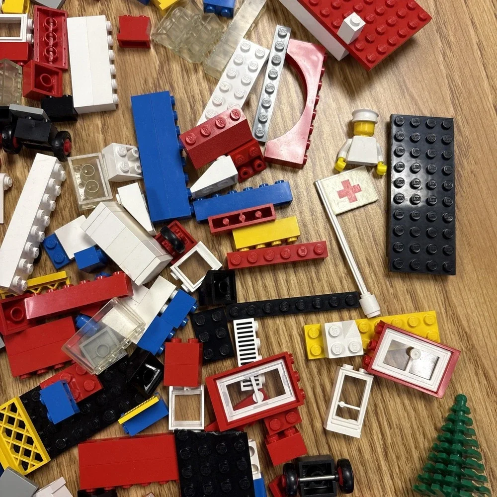 LEGO LEGOLAND: Air Ambulance 386 (partial?) Set Number 770 VTG  1975! And More